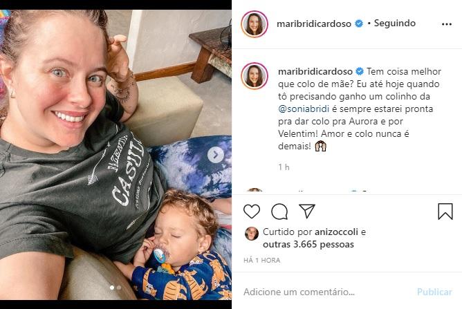 Mari Bridi publica fotos de Valentim dormindo em seu colo