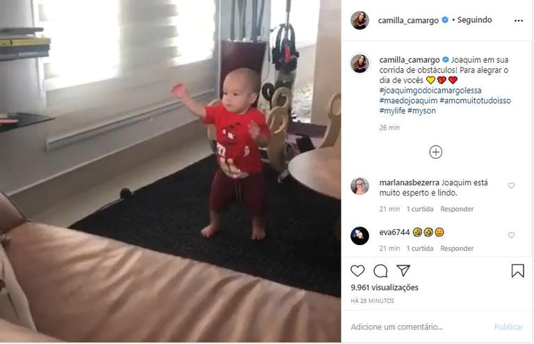 Camilla Camargo faz video fofo do filho andando