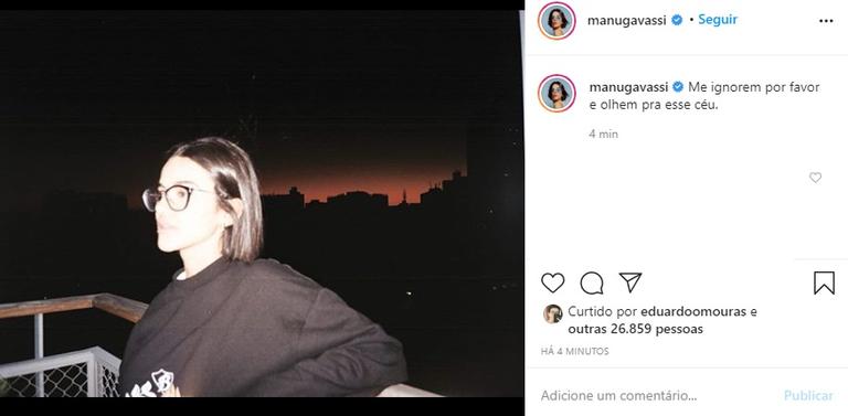 Manu Gavassi relembra clique antigo com céu lindíssimo