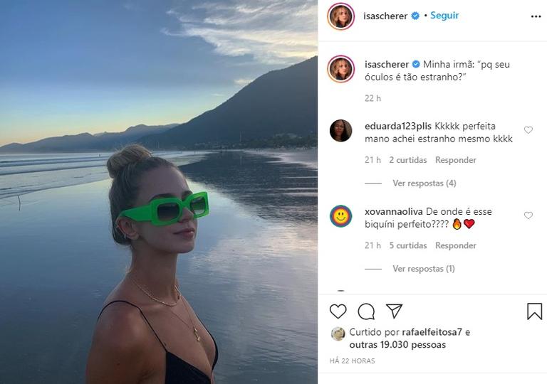 Isabella Scherer curte dia de praia com óculos de sol diferentão