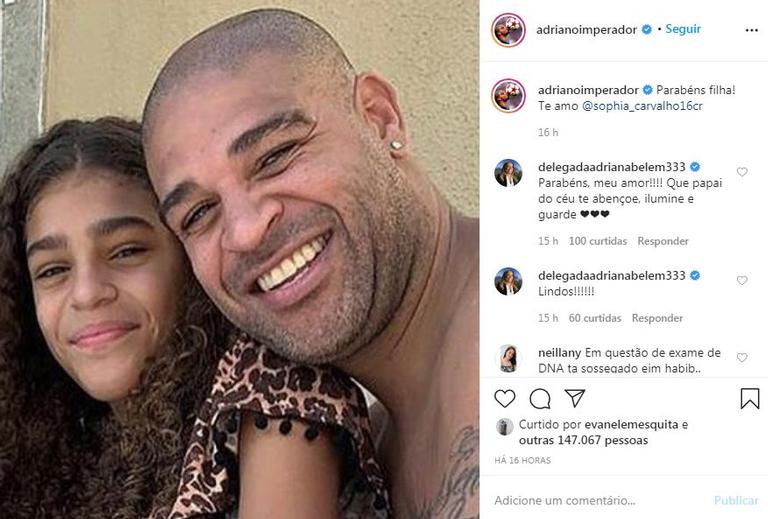 Adriano Imperador posa com a filha e semelhança impressiona