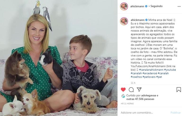 Ana Hickmann mostra animais da família