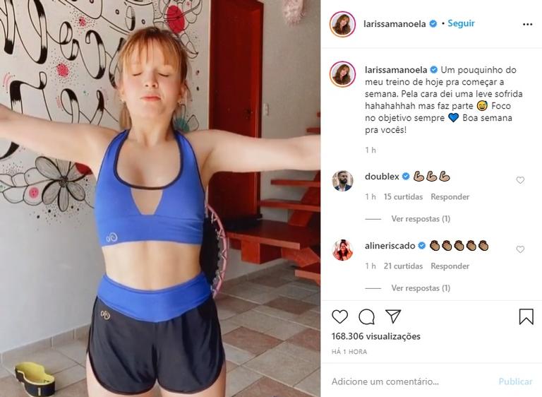 Larissa Manoela surge treinando e ostenta abdômen trincado