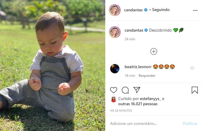 Carol Dantas mostra o caçula brincando na grama e encanta