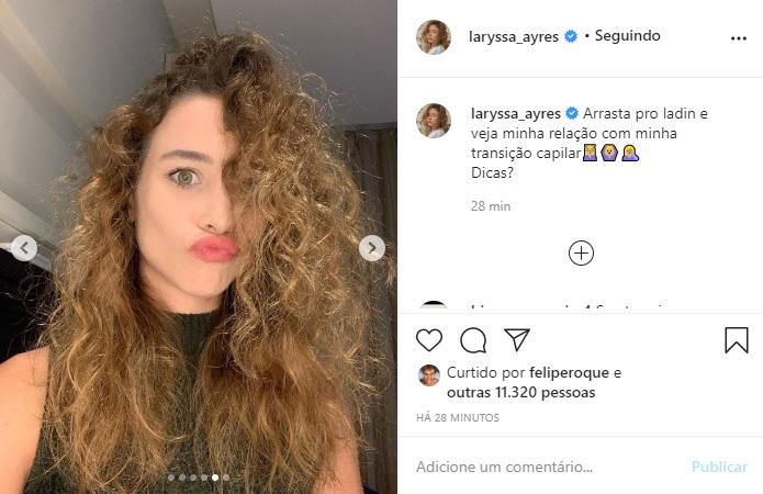 Laryssa Ayres encanta a web em fotos com o cabelo natural