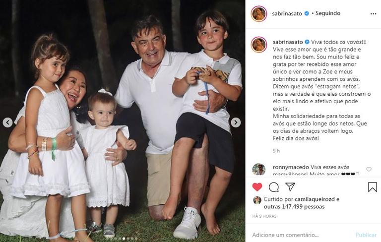 Sabrina Sato posta fotos de Zoe com os avós