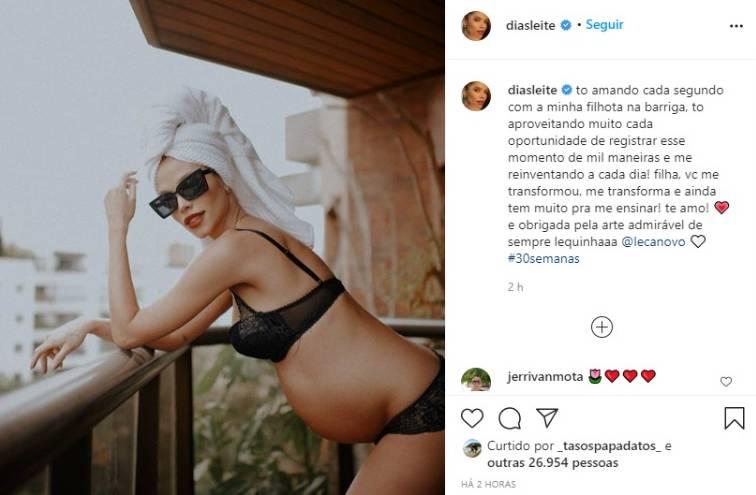 Carol Dias exibe o barrigão e fala sobre a gravidez