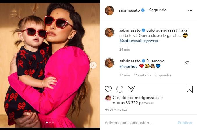 Zoe rouba a cena ao fazer carão em post de Sabrina Sato