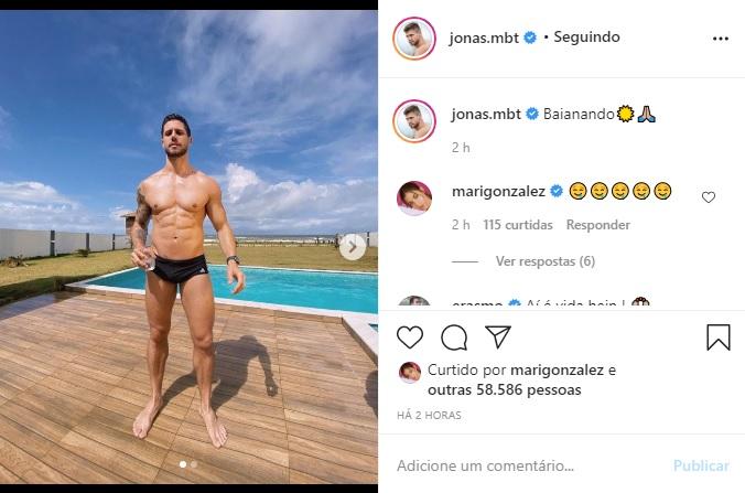 Jonas Sulzbach deixa a web babando com foto sem camisa