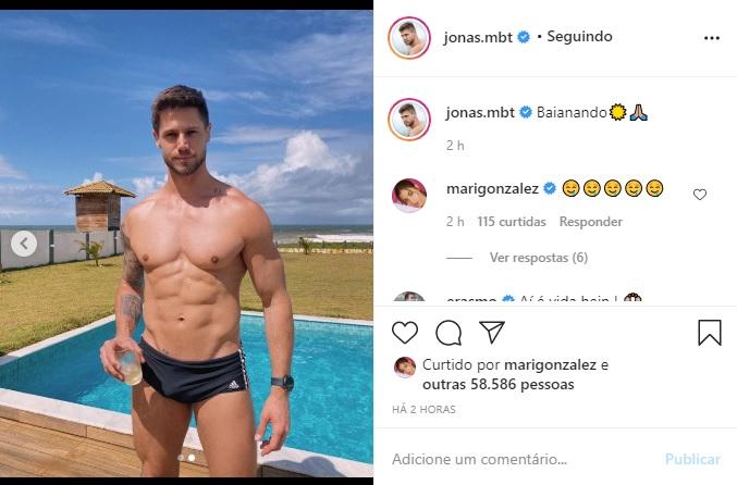 Jonas Sulzbach deixa a web babando com foto sem camisa