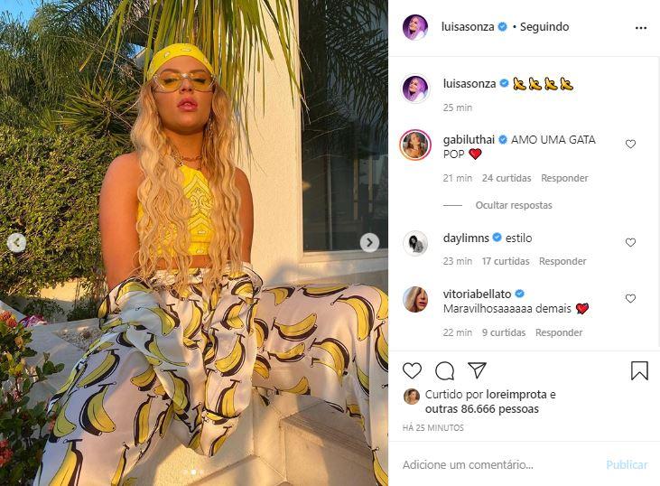 Luísa Sonza surge lindíssima com look amarelo e impressiona