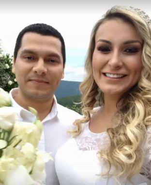 Andressa Urach se casa com Thiago Lopes