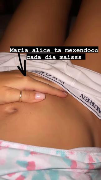 Virginia mostra a filha se mexendo na barriga e se emociona