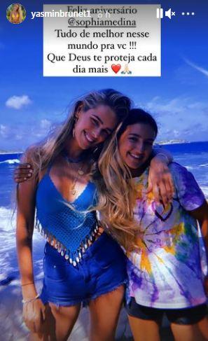 Yasmin Brunet e Gabriel Medina celebram aniversário da irmã do surfista