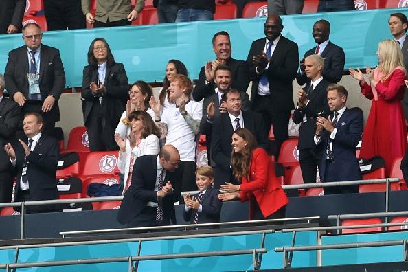 Família Real marca presença em jogo de futebol da Inglaterra