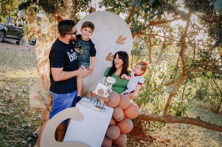 Natália Toscano e Zé Neto celebram 4 anos do filho