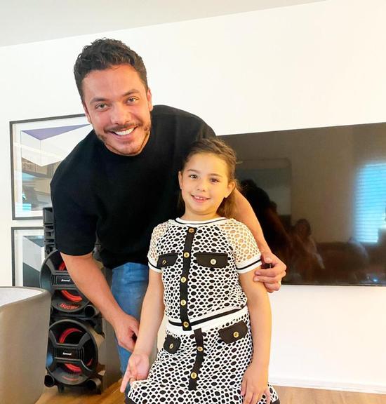 Miss Universo Baby, Sophia Eldo, grava com Wesley Safadão