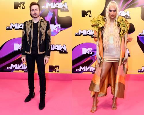 Confira os looks dos famosos no Pink Carpet do MTV Miaw