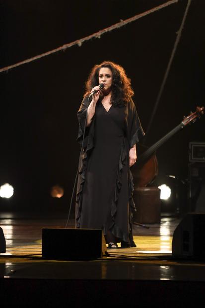 Gal Costa é ovacionada pelo público em show em SP 