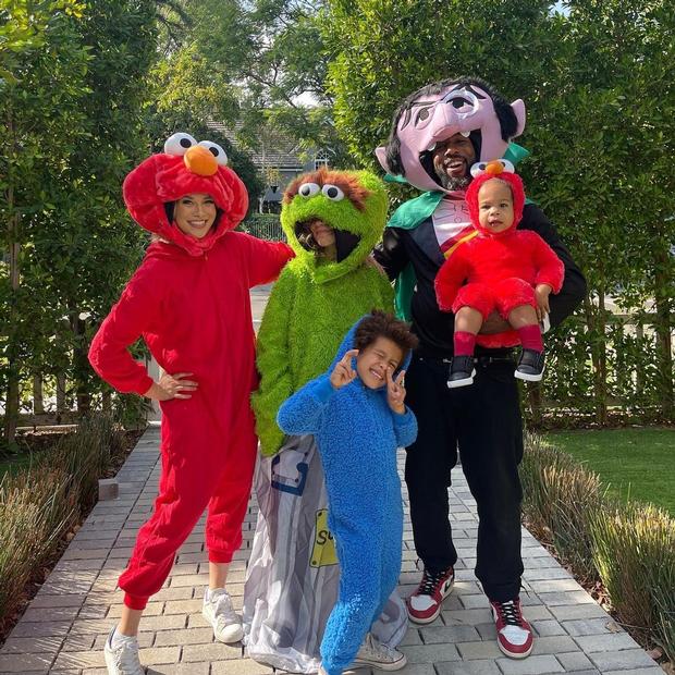 Allison Holker e família no Halloween