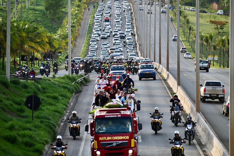 Cortejo de Marília Mendonça