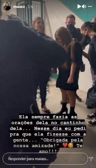 Maiara mostra momento de fé ao lado de Marília Mendonça