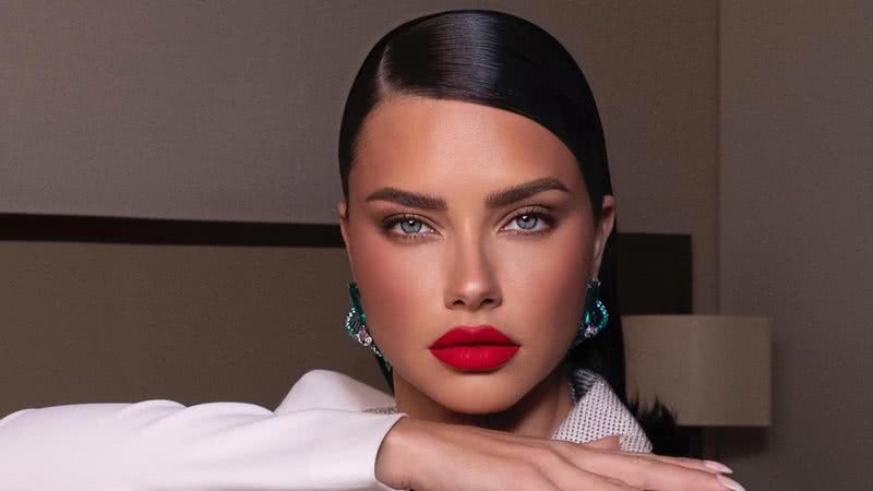 Modelo Adriana Lima revela sexo do terceiro filho - Reprodução/Instagram