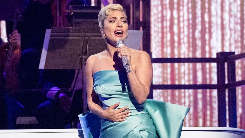 Lady Gaga fará parte da trilha sonora do novo filme "Top Gun: Maverick" - Foto: Getty Images