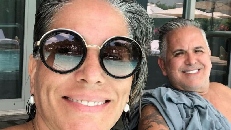 Gloria Pires surge dando beijão apaixonado em Orlando Morais - Reprodução/Instagram