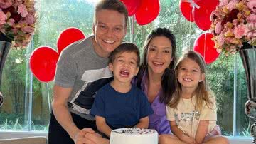 Thais Fersoza celebra seu aniversário com a família - Reprodução/Instagram