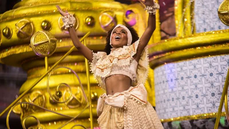 Thelminha brilha em desfile em São Paulo - Foto: Leo Franco / Agnews