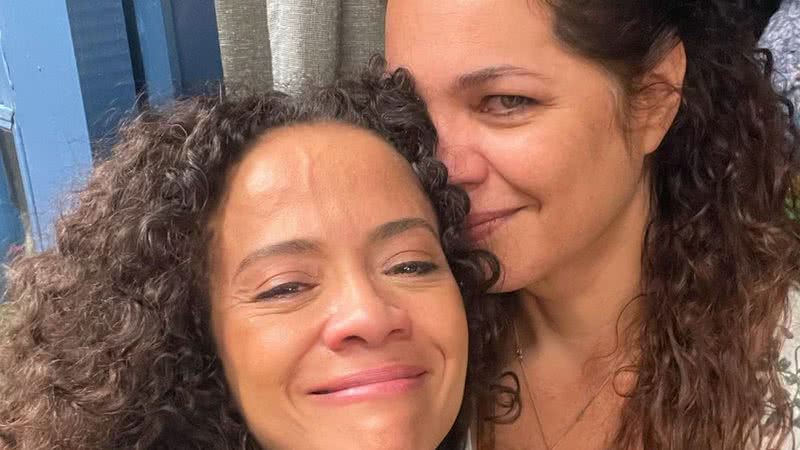 Aline Borges e Isabel Teixeira se emocionam após gravarem cena juntas - Reprodução/Instagram