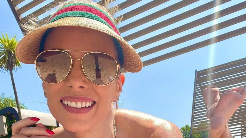 Ana Furtado esbanja beleza tomando sol - Reprodução/Instagram