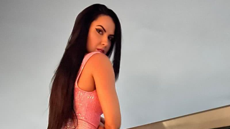 Graciele Lacerda rouba a cena ao apostar em vestidinho rosa - Reprodução/Instagram