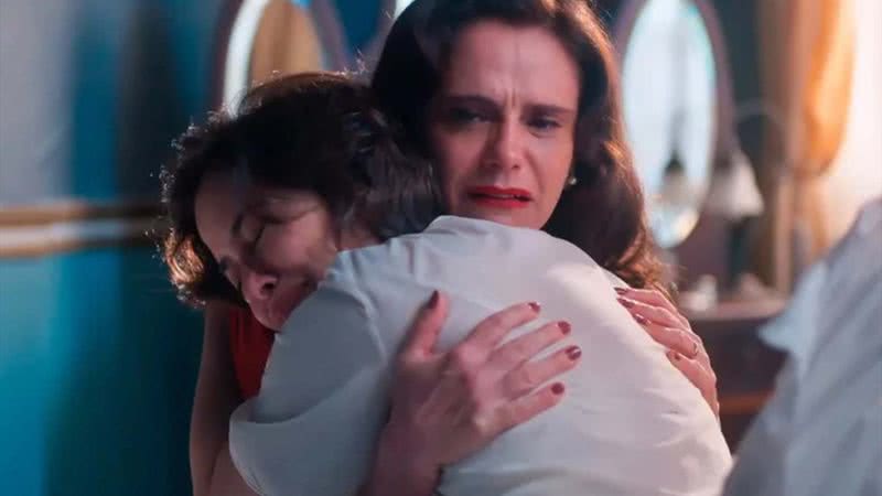 Heloisa (Paloma Duarte) e Violeta (Malu Galli) na novela Além da Ilusão - Foto: Reprodução / Globo