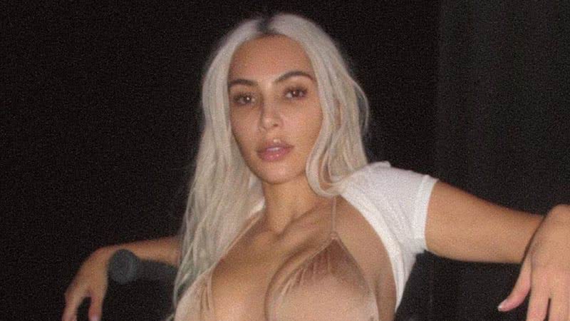 De biquíni, Kim Kardashian faz sessão de fotos na academia - Reprodução/Instagram