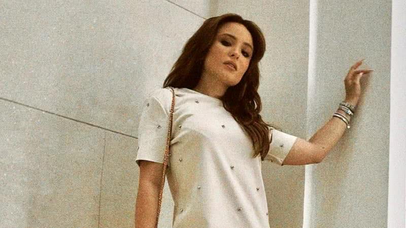 Larissa Manoela exibe pernões torneados ao usar vestido curtinho - Reprodução/Instagram