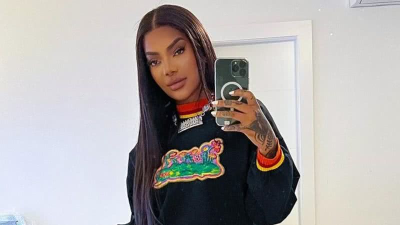 Ludmilla exibe seus pernões ao usar minissaia coladinha ao corpo - Reprodução/Instagram