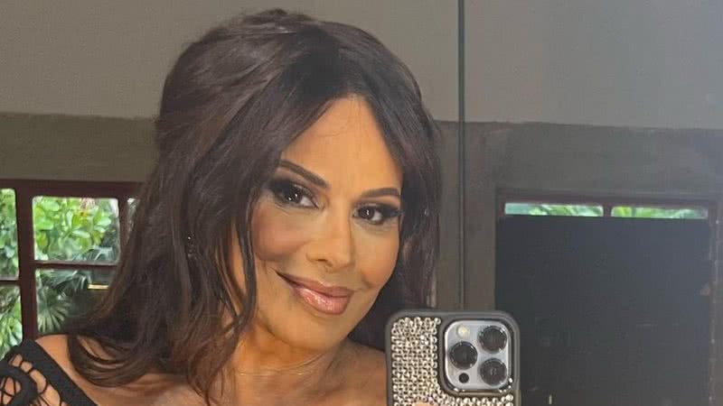 Viviane Araujo mostra bastidores de ensaio de gestante - Reprodução/Instagram