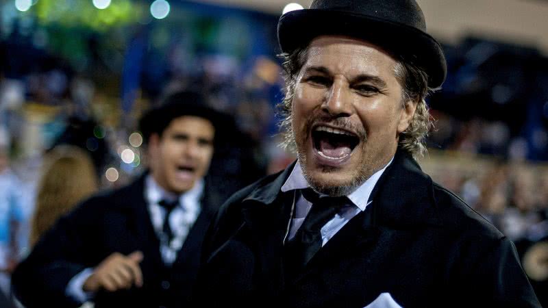 O ator Edson Celulari em desfile de escola de samba; artista falou sobre câncer em entrevista - Foto: Buda Mendes/Getty Images