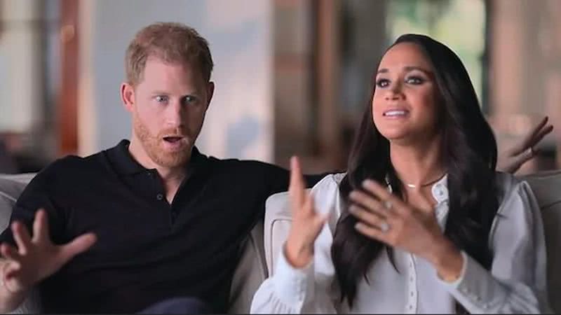 O Príncipe Harry e a Duquesa Meghan Markle em cena de documentário - Foto: Reprodução/Netflix