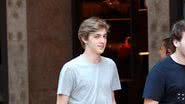 Joaquim Huck curtiu o dia passeando com amigos no shopping - Foto: Victor Chapetta/Agnews