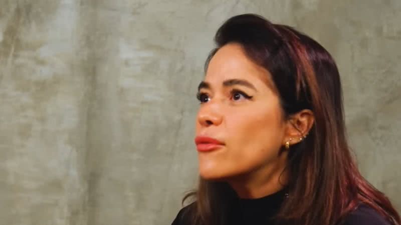 Em entrevista, atriz Miá Mello diz que nunca entraria para o BBB por achar que ia ser queimar dentro da casa - Foto: Reprodução / YouTube