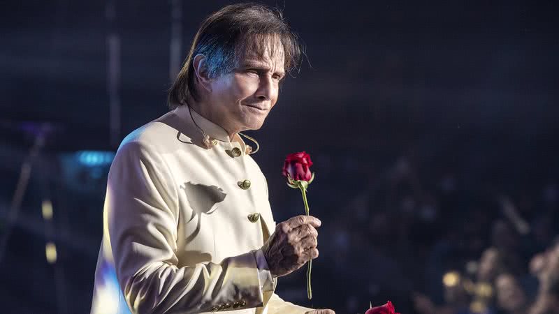 O Rei Roberto Carlos grava o seu clássico especial de fim de ano da Globo e divide o palco com time estrelado - FOTOS: GLOBO/FABIO ROCHA E JOÃO MIGUEL JÚNIOR