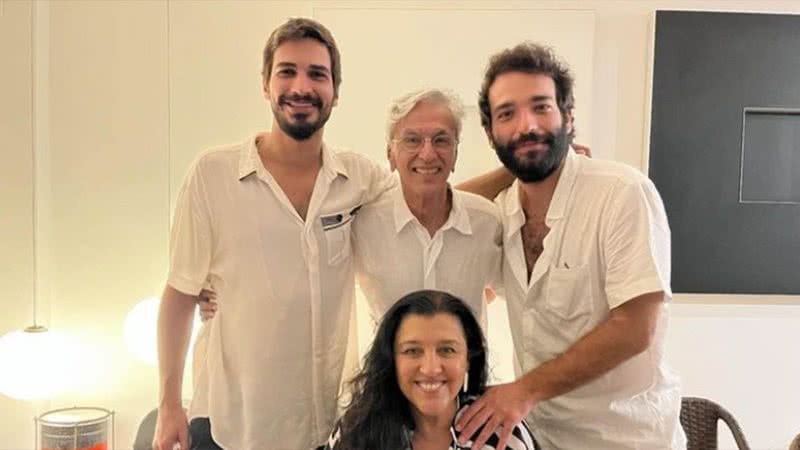 Thales Junqueira, Caetano Veloso, Humberto Carrão e Regina Casé - Foto: Reprodução / Instagram