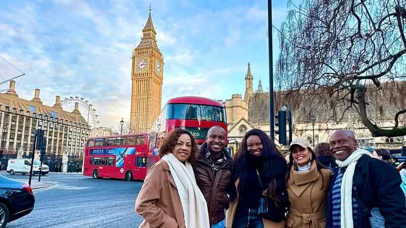 Carol Peixinho, Thiaguinho e família em Londres - Foto: reprodução/Instagram