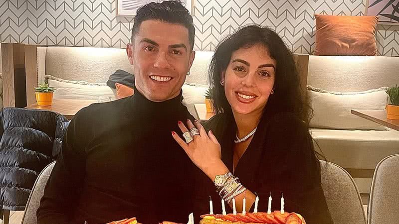 Ao lado da mulher, Cristiano Ronaldo comemora aniversário de 37 anos - Reprodução/Instagram