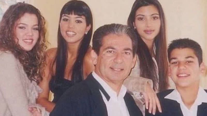 Kourtney Kardashian prestam homenagem no aniversário do pai - Reprodução/Instagram