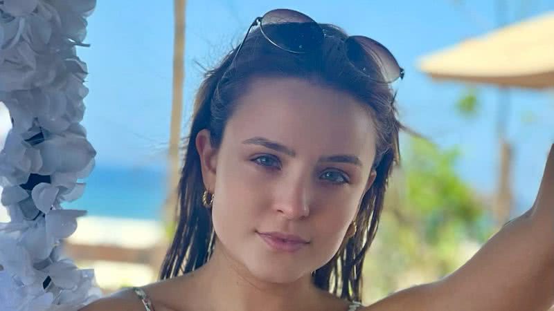 Atriz Larissa Manoela aproveita praia no Rio com amigos - Reprodução/Instagram