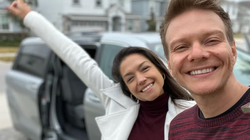 Michel Teló recebe carinho e beijinho de Thaís Fersoza em clique romântico - Foto/Instagram